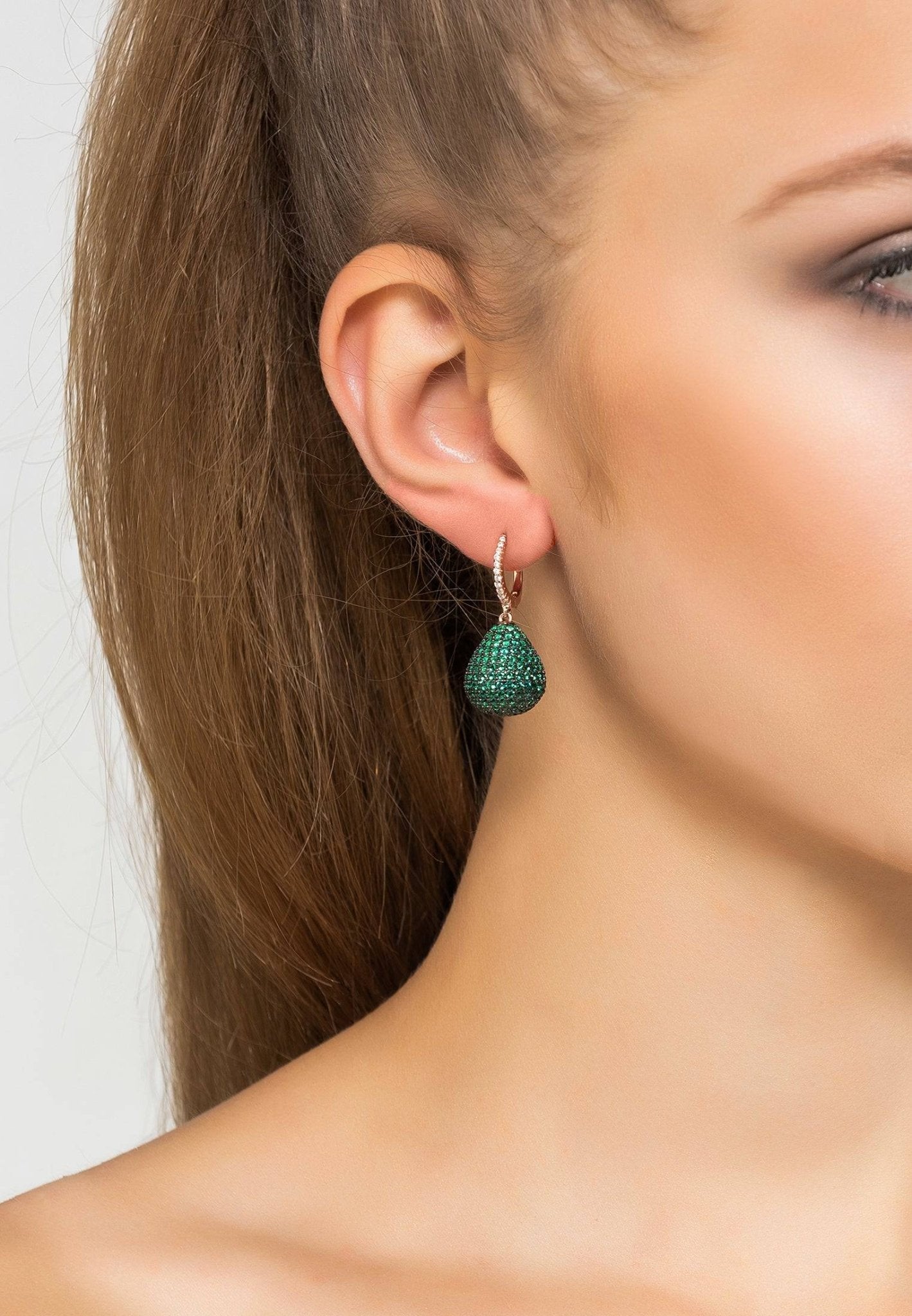 Valerie | Luxe Pear Earrings
⚠️ Important Shipping Notice
Worldwide Shipping — Limited Countries
This product is currently available for delivery to:
USA, Mexico ,UK, Canada , United Kingdom, France, Germany, Japan, Korea, Singapore, Australia, New Zealan
